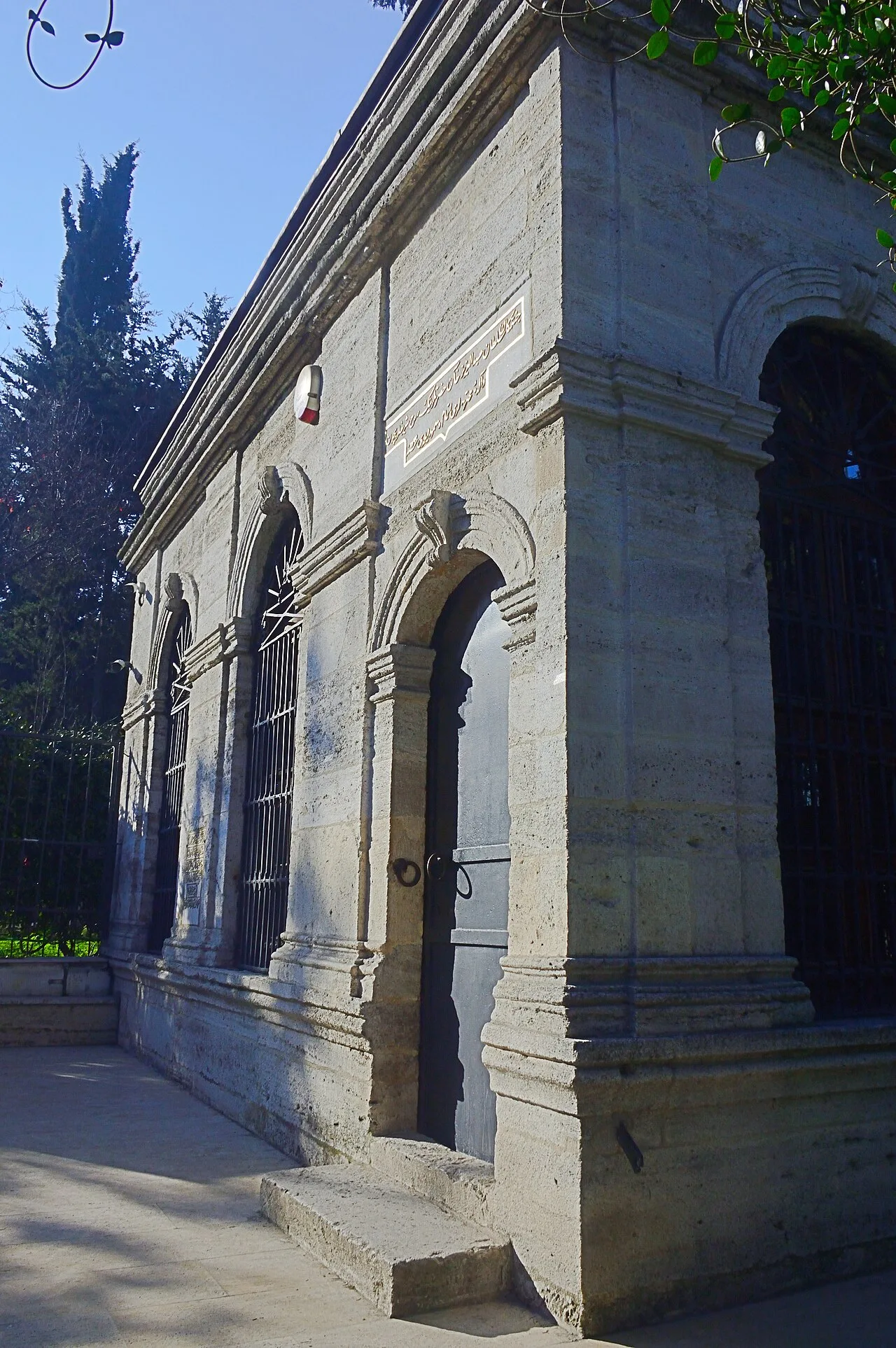 Tomb of Ya Vedud - İstanbul