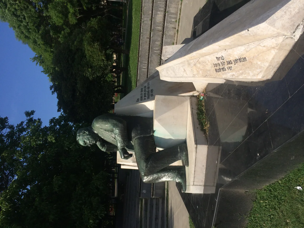 Yahya Kemal Heykeli - İstanbul