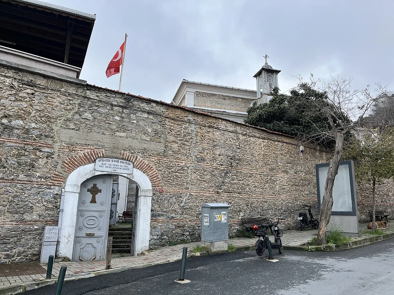 Yerevman Surp Haç Armenian Church - İstanbul