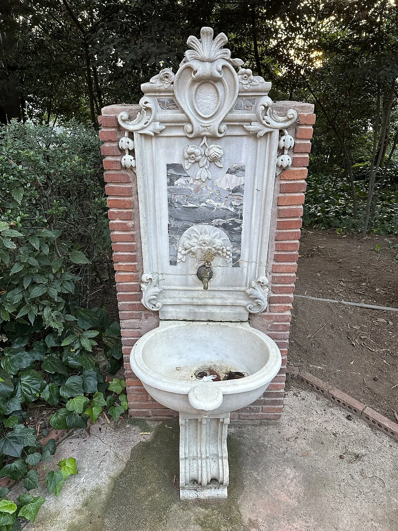 YTÜ Mimarlık Fakültesi Çeşmesi - İstanbul