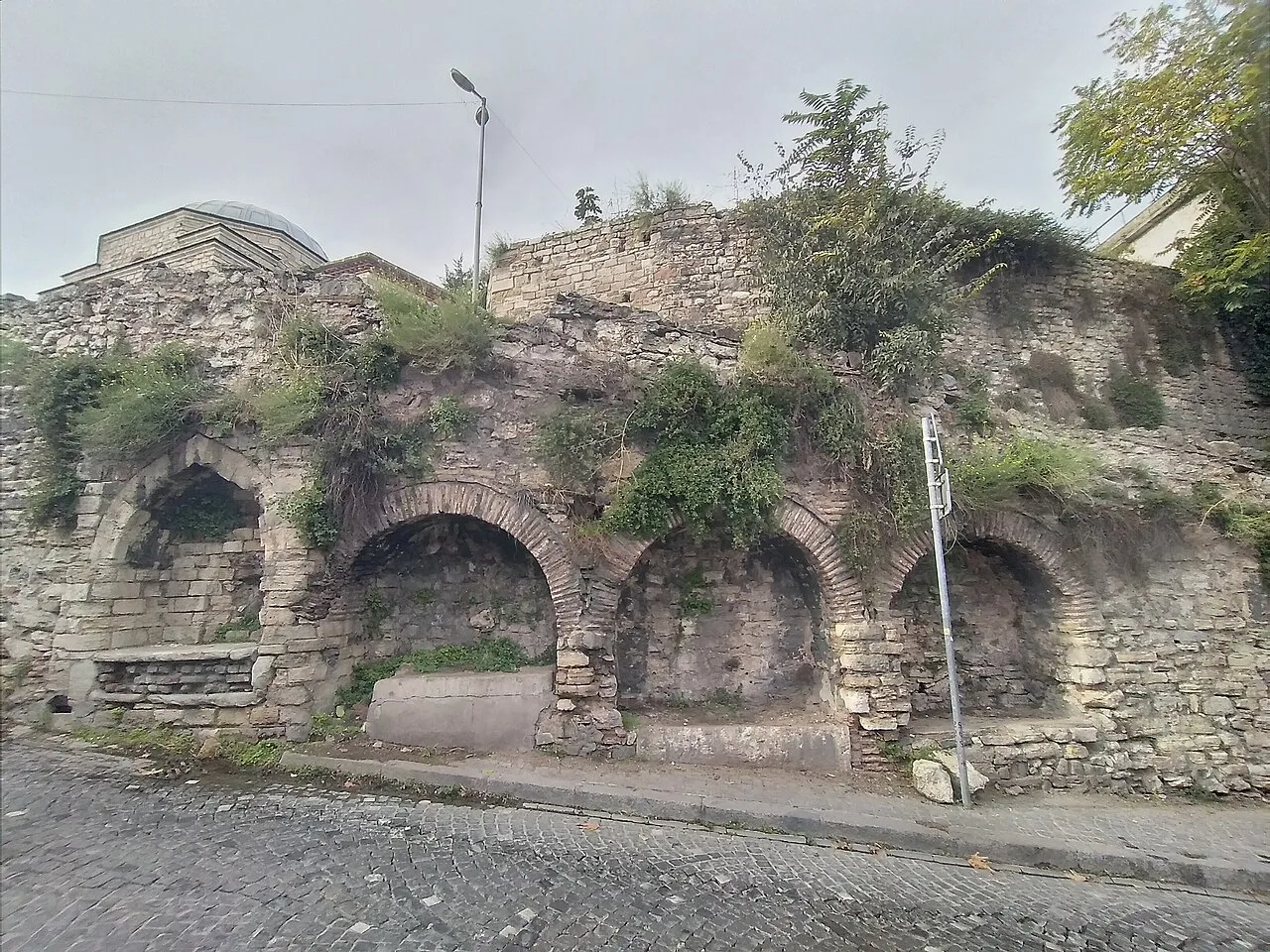 Zeyrek Yokuşu Sıra Çeşmeler - İstanbul