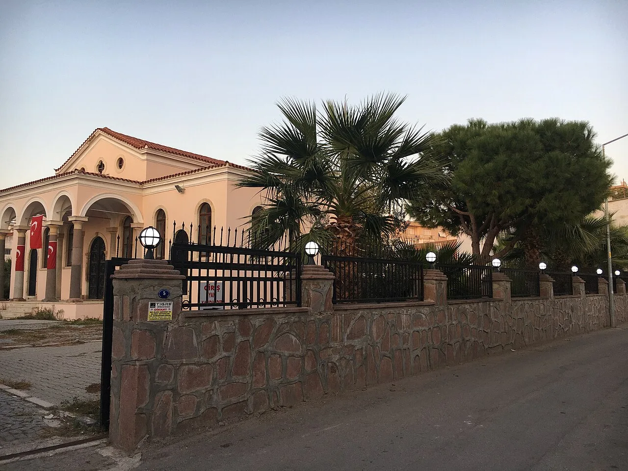 Agios Konstantinos Rum Ortodoks Kilisesi - İzmir
