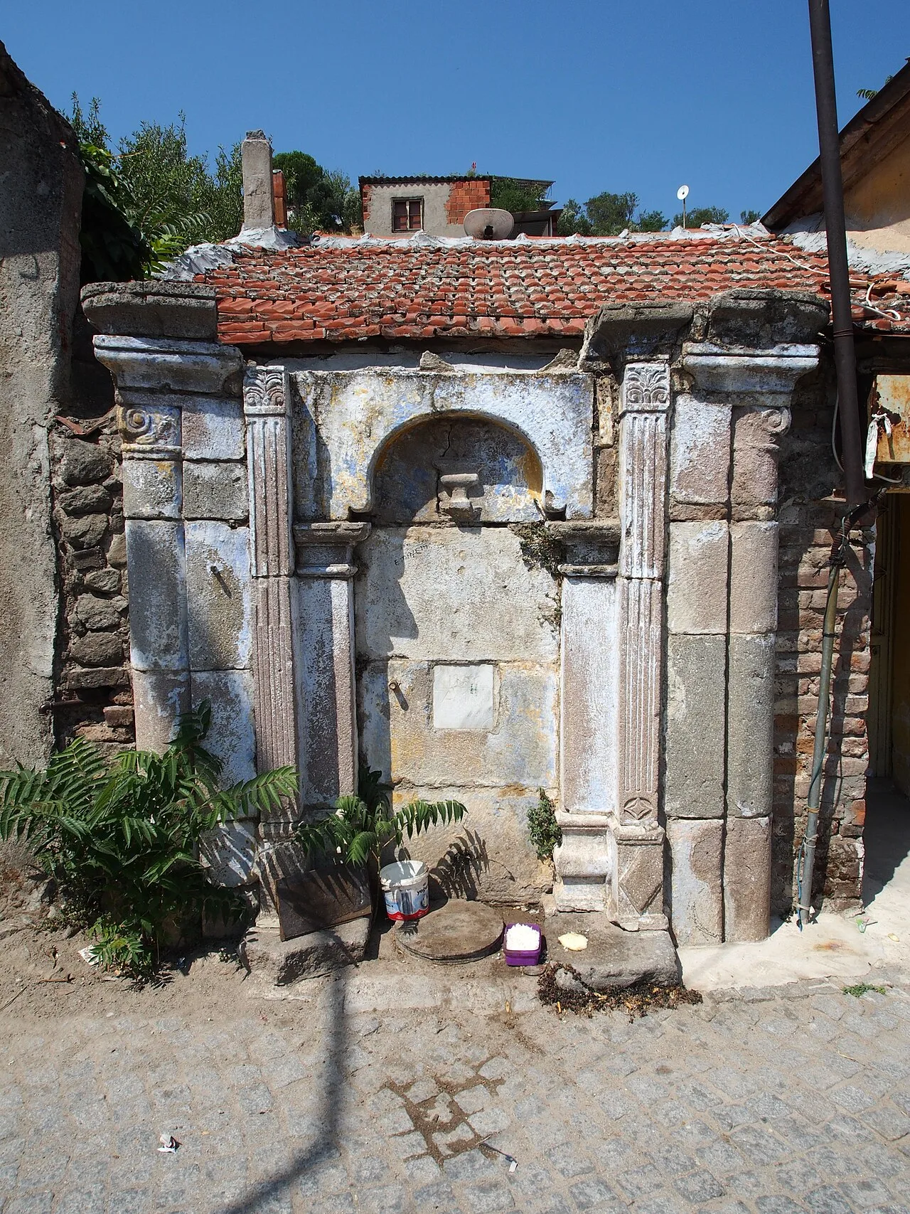 Sarı Çeşme - İzmir