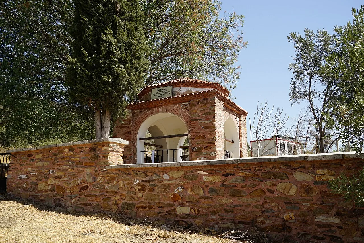 Gömeçli Dede Türbesi - İzmir