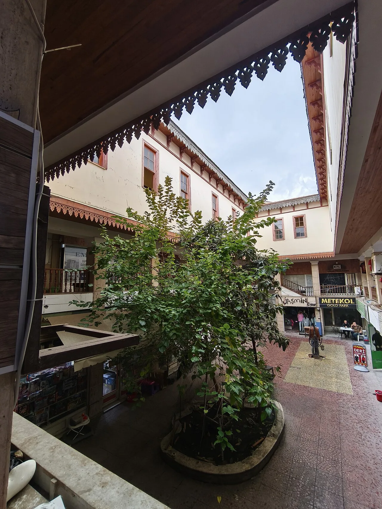 Kemahlıoğlu Hanı - İzmir