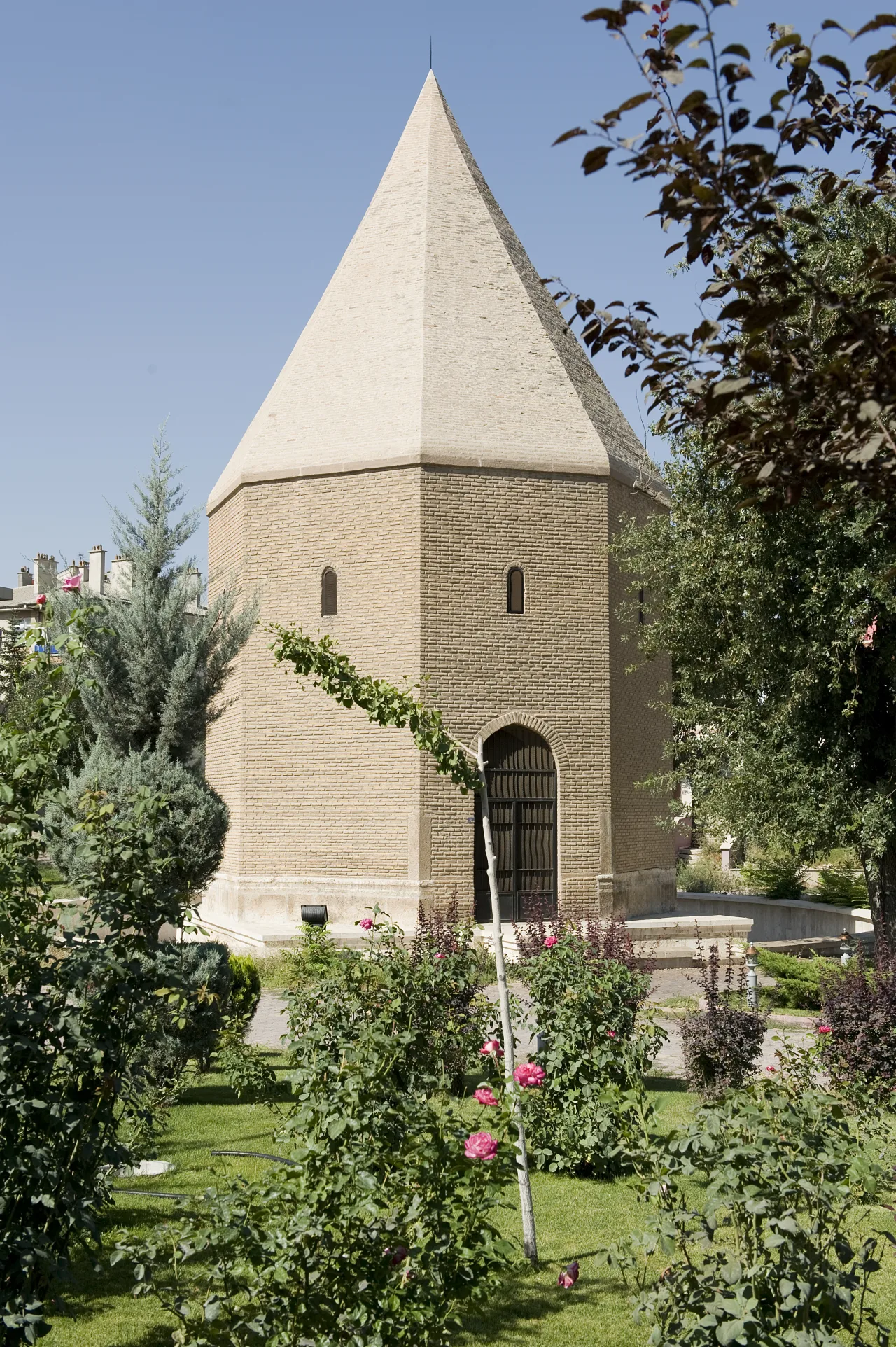 Kesikbaş Türbesi - İzmir