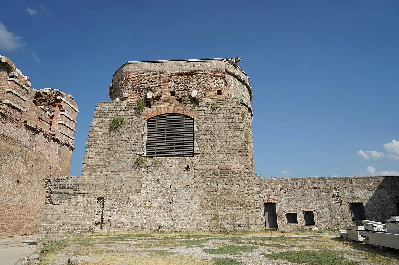 Kızıl Avlu Güney Kule - İzmir