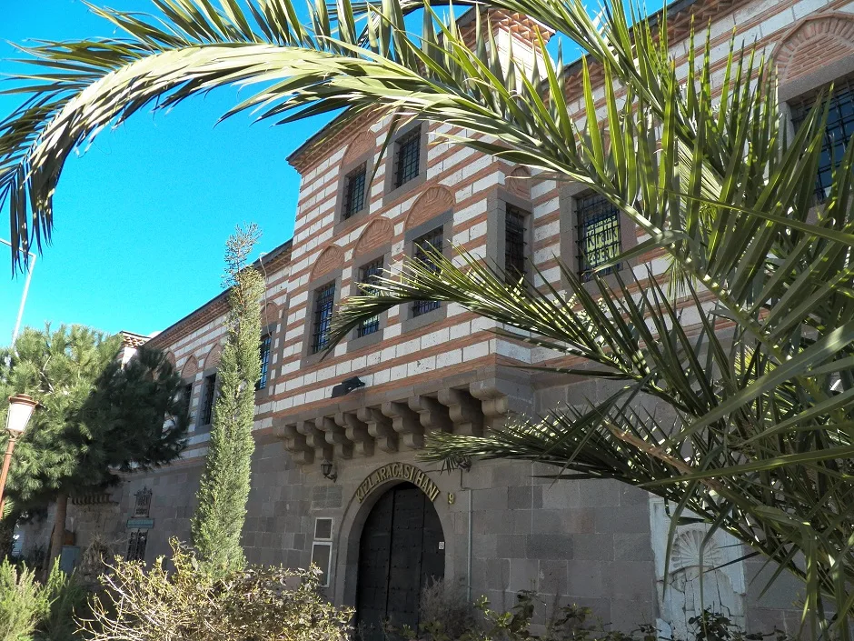 Kızlarağası Han - İzmir