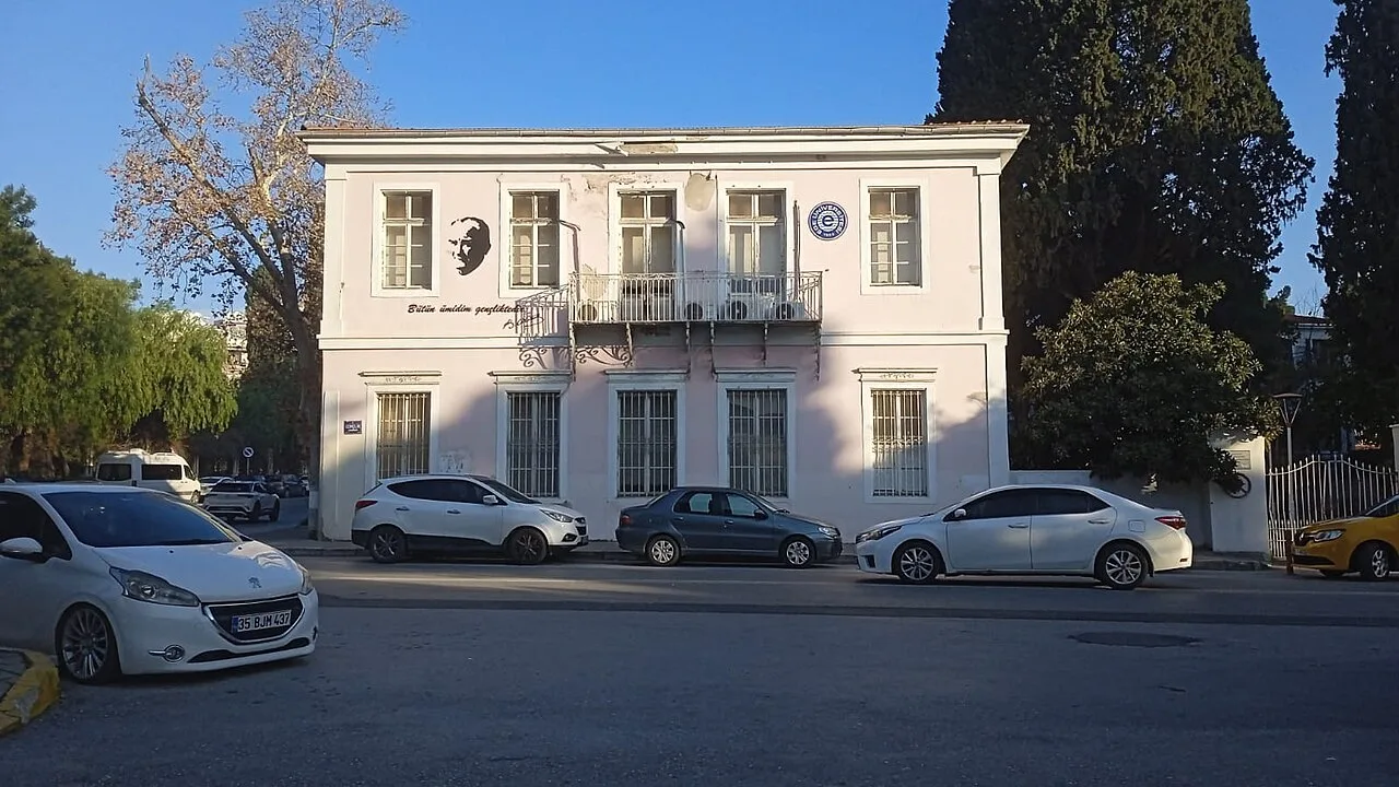 La Fontaine Köşkü - İzmir