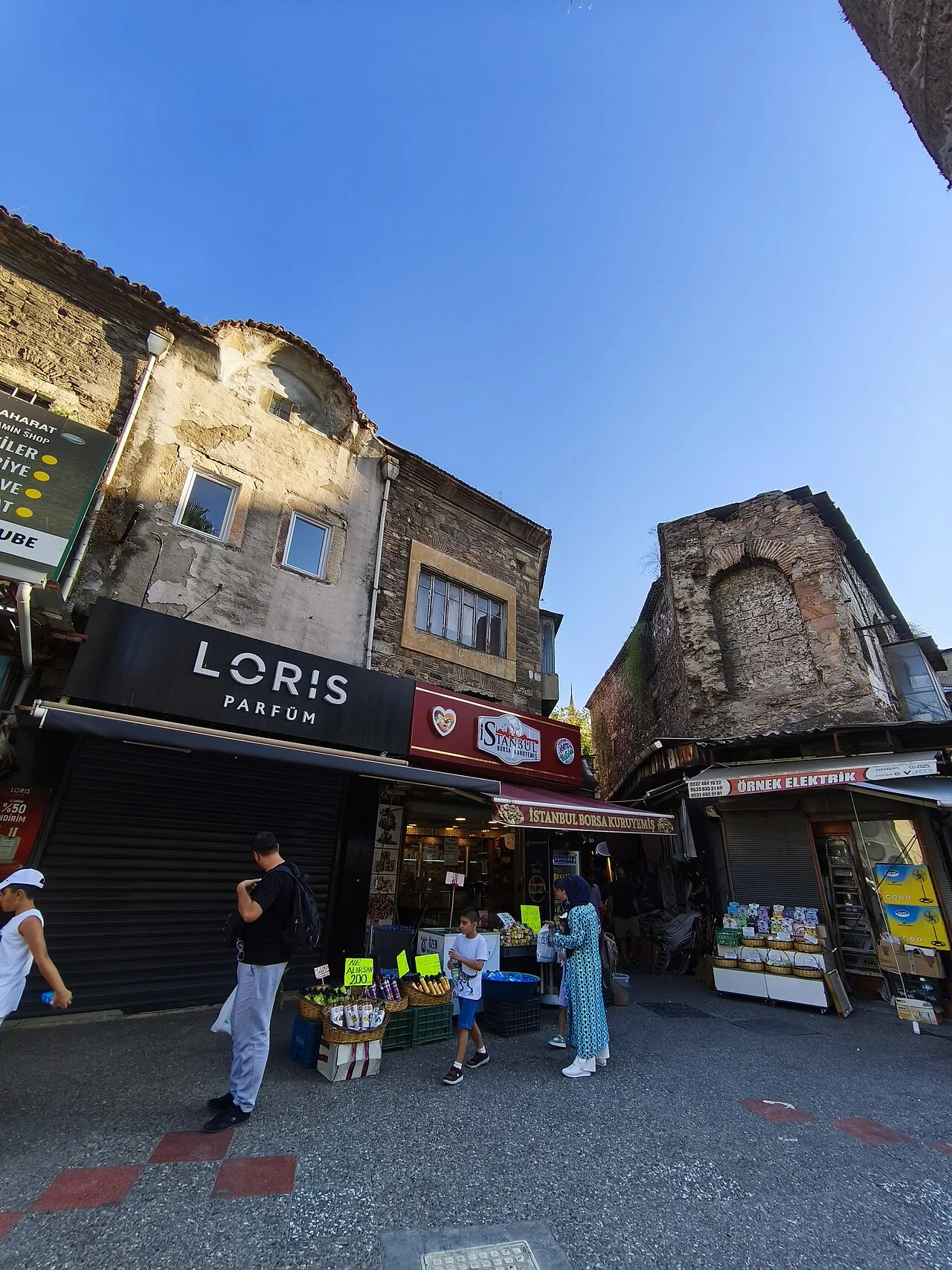 Mirkelamoğlu Han Çeşmesi - İzmir