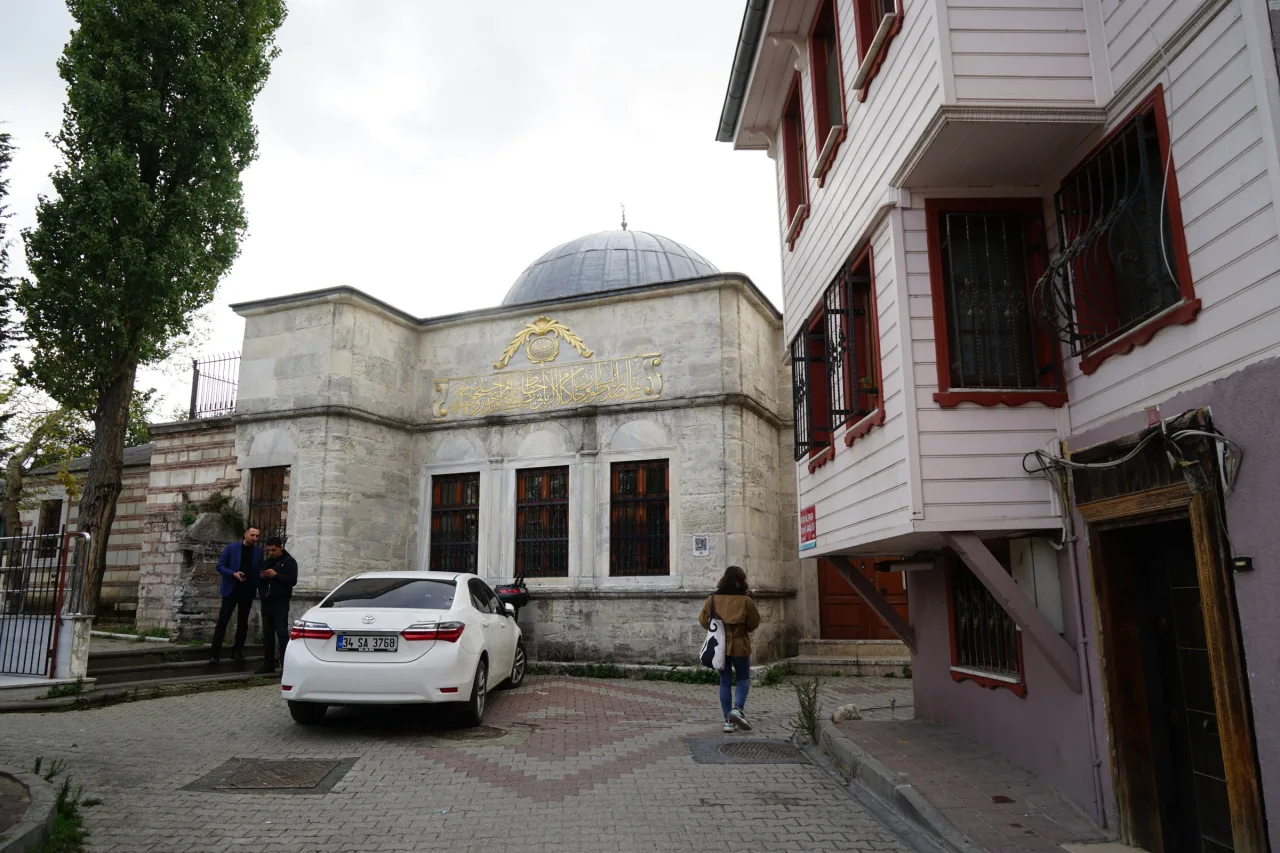 Mustafa Efendi Tomb - İzmir