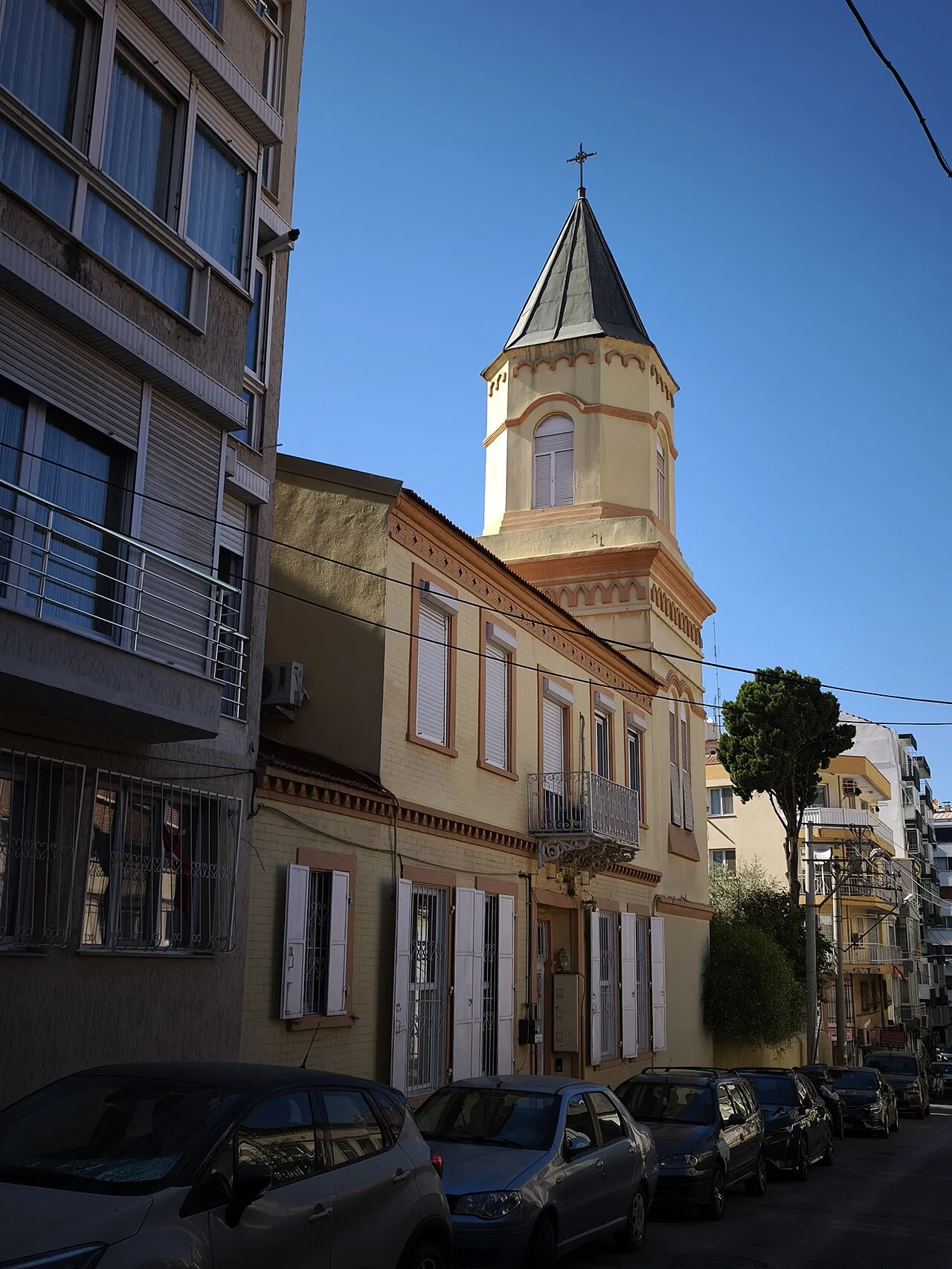 Notre Dame de Lourdes Katolik Kilisesi - İzmir