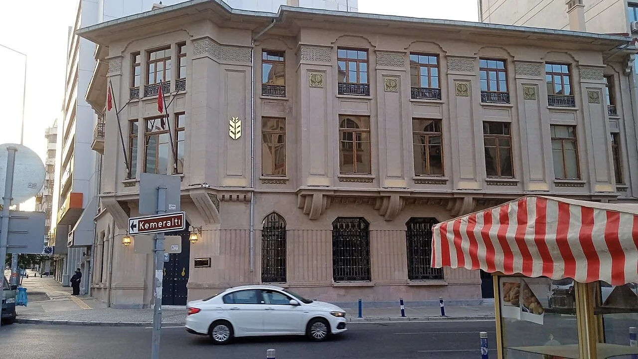 Ziraat Bank İzmir Art Museum - İzmir