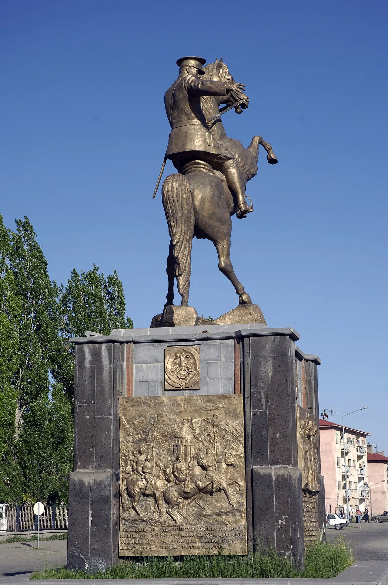 Atatürk Monument - Kars