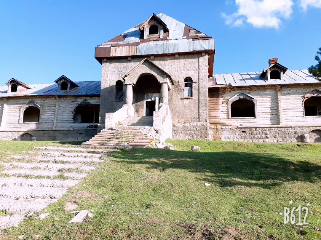 Katherina Villa - Kars