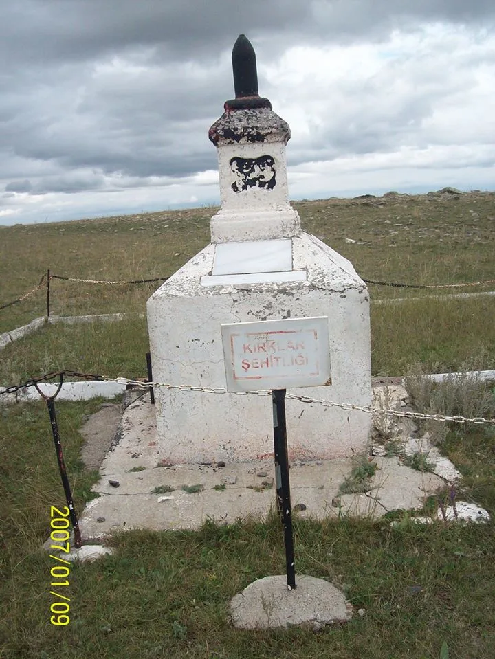 Yenigazi Köyü Kırklar Şehitliği - Kars
