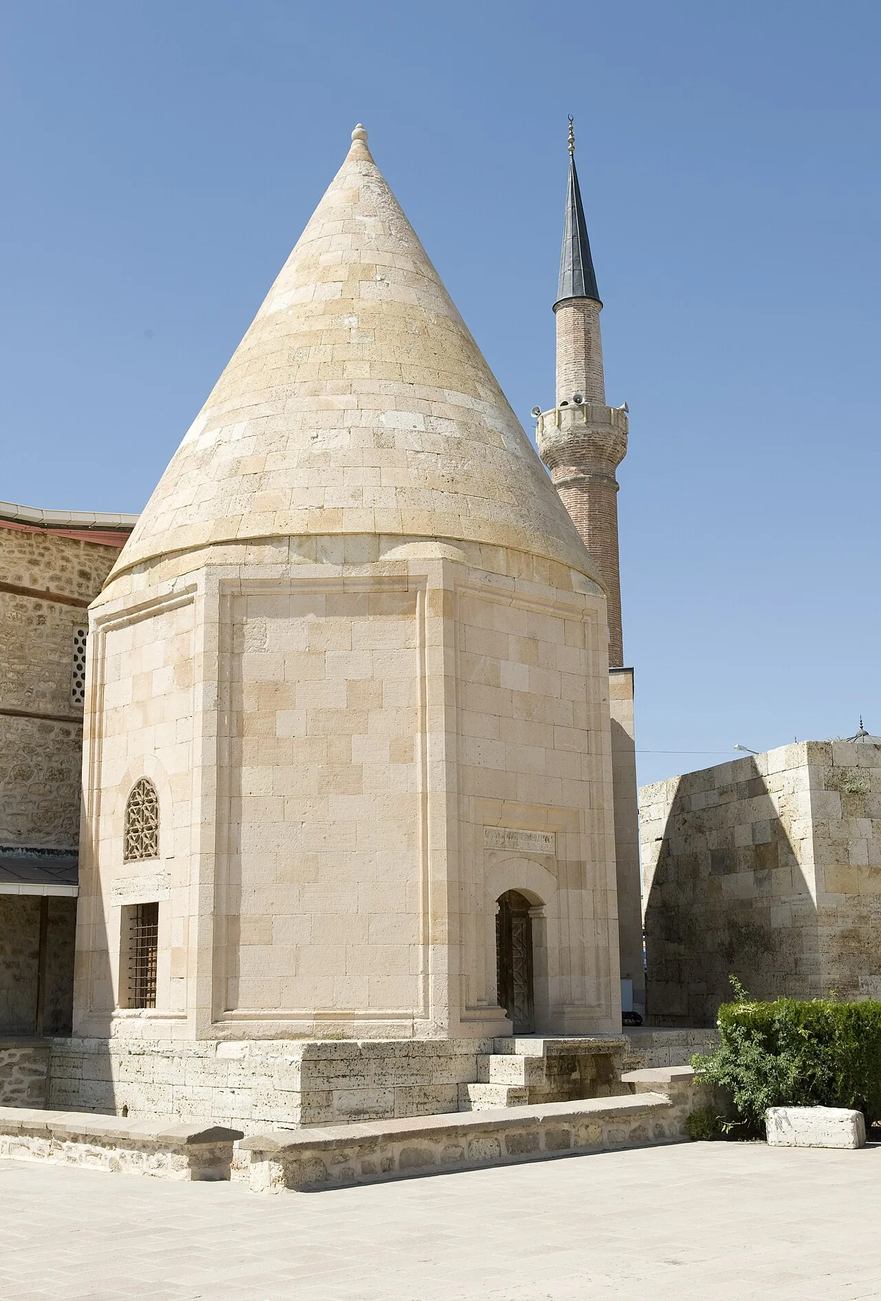 Eşrefoğlu Süleyman Bey Türbesi - Konya