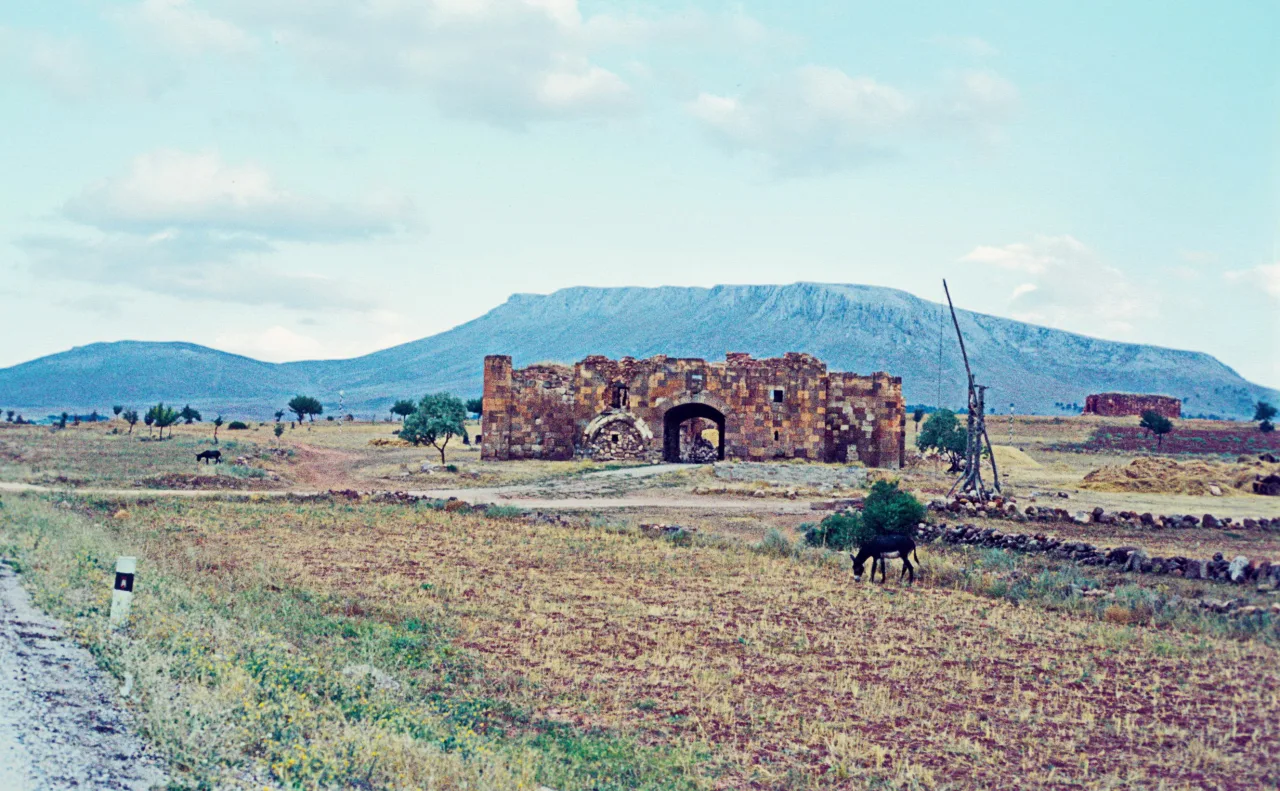 Küçük Kızılören Hanı - Konya