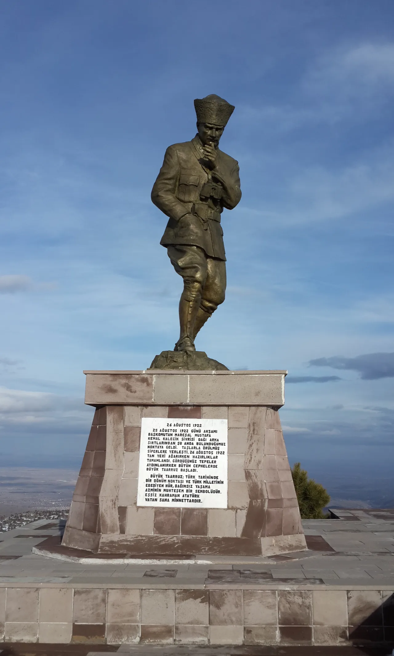 Statue of Atatürk (Yunusemre) - Manisa