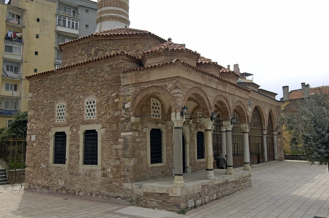Çeşnigir Camii - Manisa