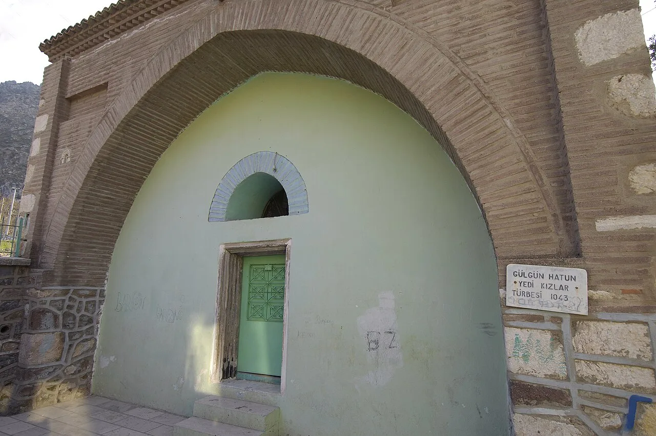 Tomb of the Seven Girls - Manisa