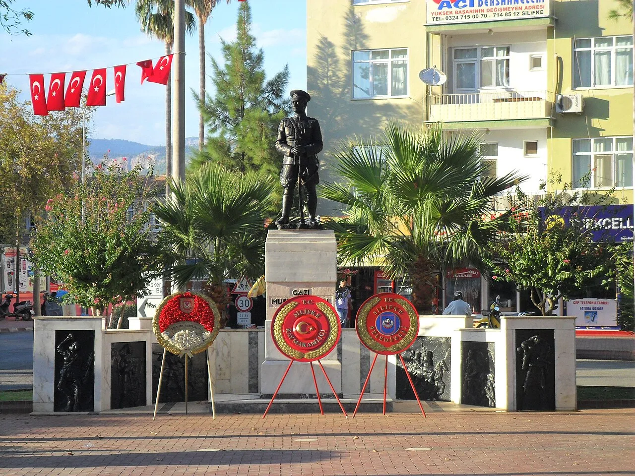 Gazi Mustafa Kemal Anıtı - Mersin