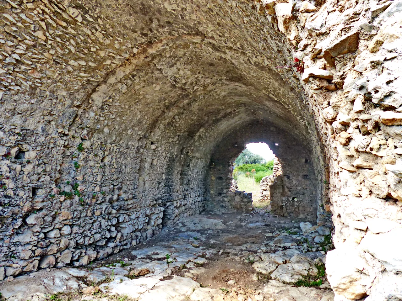 Üçgöz Hanı, Beçin - Muğla