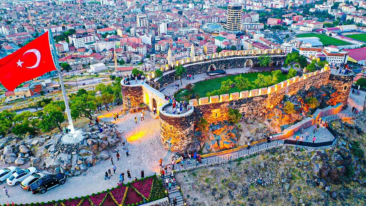 Nevşehir Castle - Nevşehir