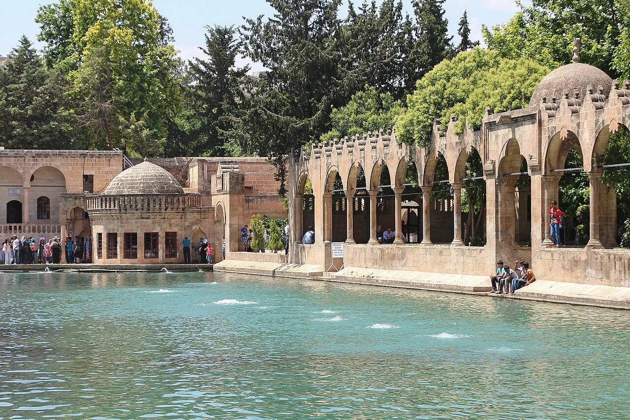 Halilürrahman Medresesi - Şanlıurfa