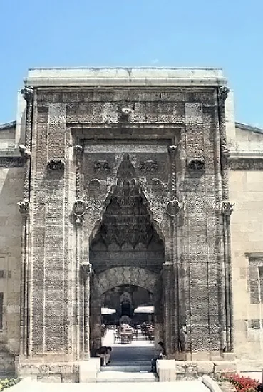 Buruciye Medresesi - Sivas