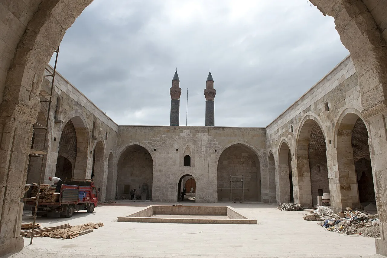 Şifaiye Medresesi - Sivas