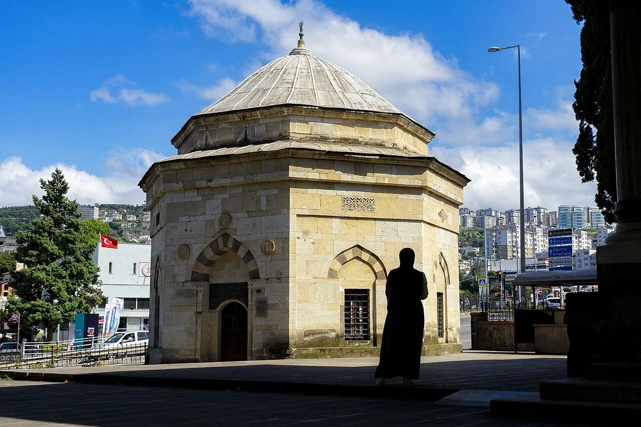 Gülbahar Hatun Türbesi - Trabzon