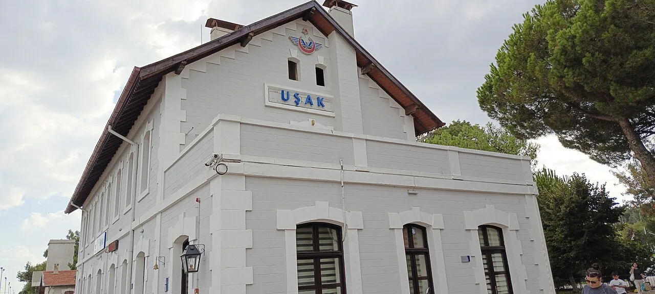 Uşak Garı - Uşak